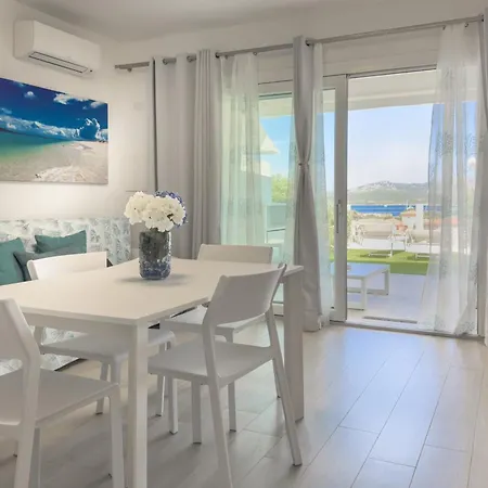 Domusmeralda - Corallo - Con Giardino, Piscina E Vista Mare Appartement